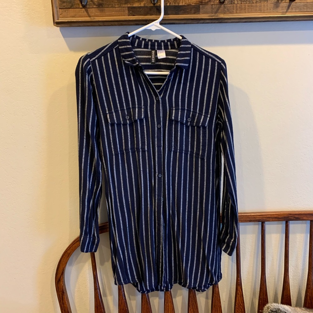 H&M | button down shirt